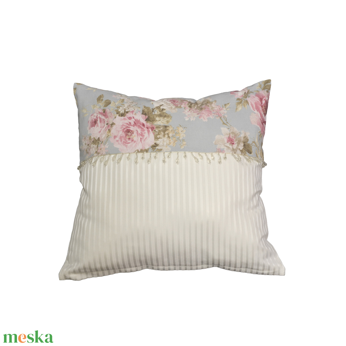 Rózsás vintage párnahuzat gyönggyel díszítve 50 x 50 cm-es - otthon & életmód - lakástextil - párna & párnahuzat - Meska.hu Rózsás vintage párnahuzat gyönggyel díszítve 50 x 50 cm-es - otthon & életmód - lakástextil - párna & párnahuzat - Meska.hu