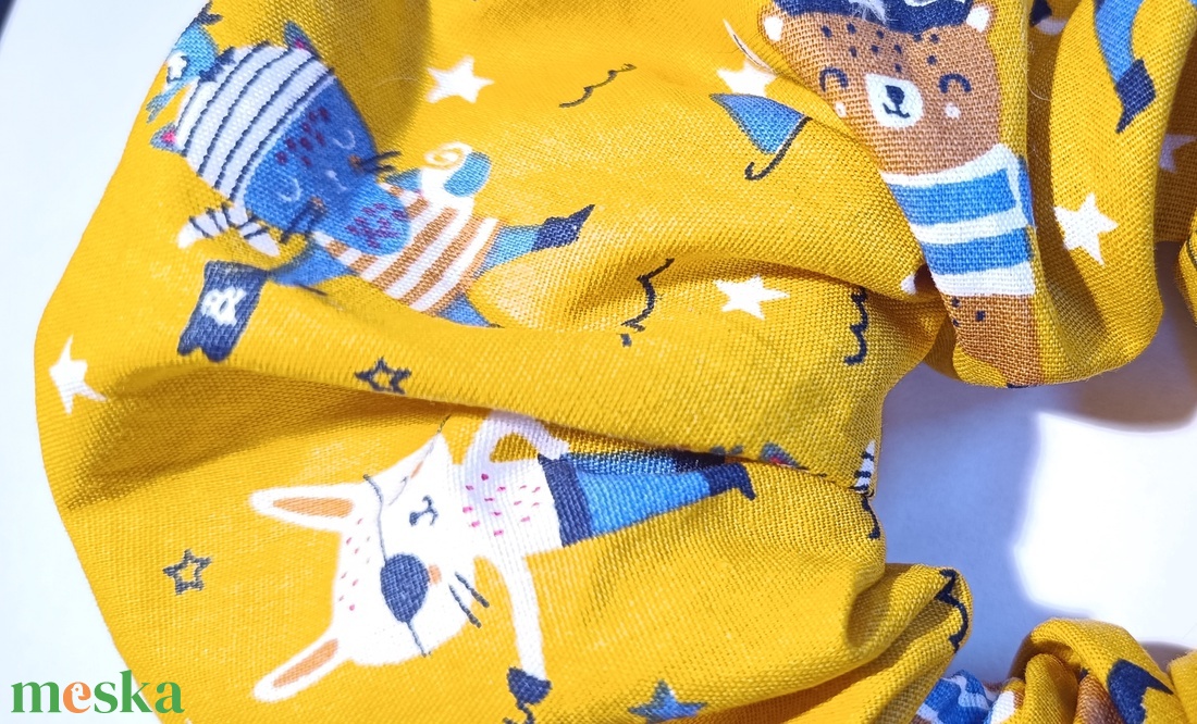 Állati kalózok jumbo méretű scrunchie hajgumi  - ruha & divat - hajdísz & hajcsat - hajgumi - Meska.hu Állati kalózok jumbo méretű scrunchie hajgumi  - ruha & divat - hajdísz & hajcsat - hajgumi - Meska.hu