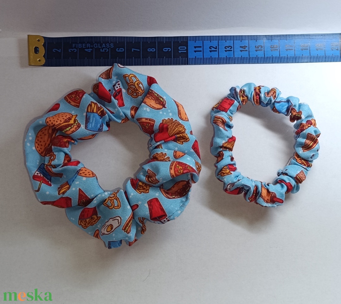 Fastfood scrunchie csomag, 2 db gyorsétterem mintájú hajgumi  - ruha & divat - hajdísz & hajcsat - hajgumi - Meska.hu