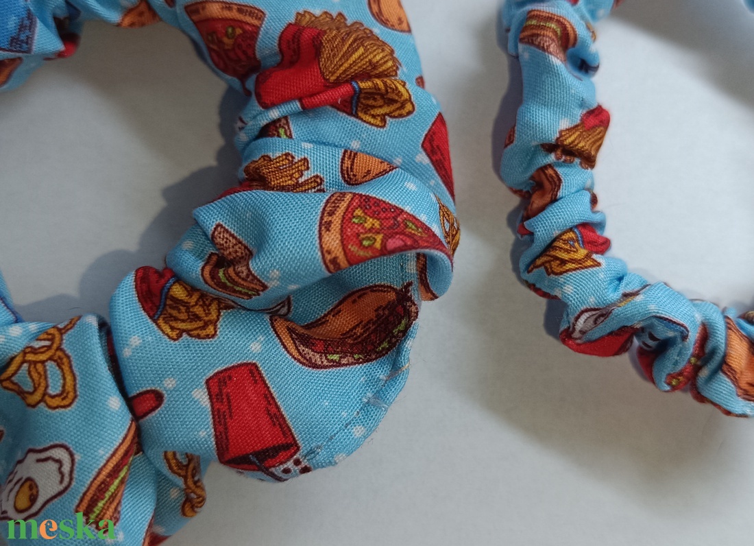 Fastfood scrunchie csomag, 2 db gyorsétterem mintájú hajgumi  - ruha & divat - hajdísz & hajcsat - hajgumi - Meska.hu