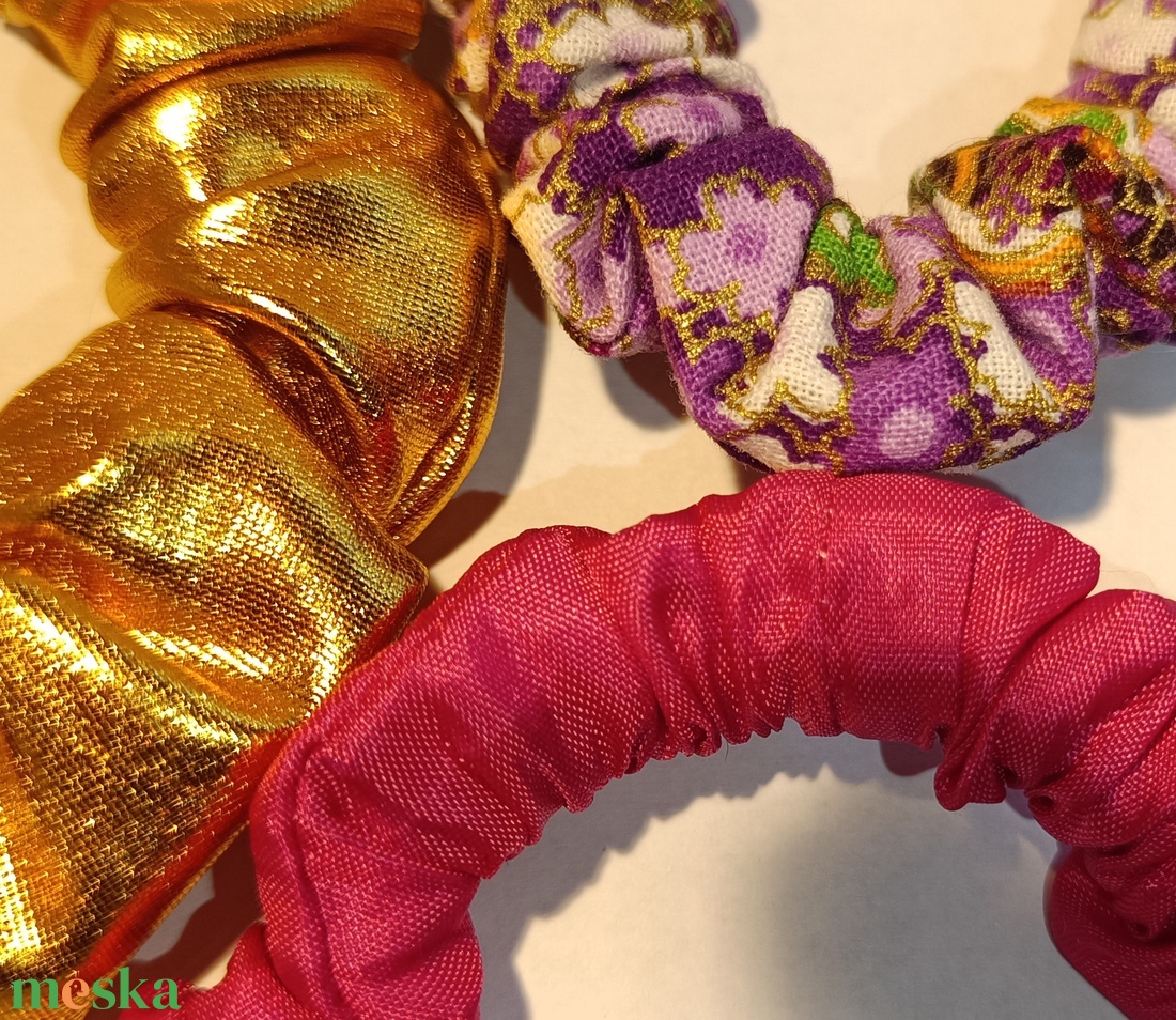 Különleges scrunchie válogatás, 1 db normál és 2 vékonyabb hajgumi  - ruha & divat - hajdísz & hajcsat - hajgumi - Meska.hu