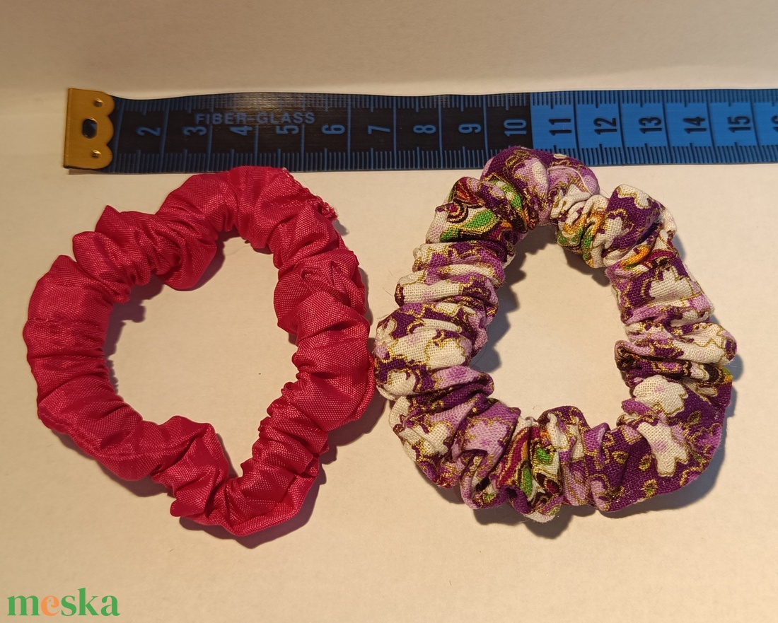 Különleges scrunchie válogatás, 1 db normál és 2 vékonyabb hajgumi  - ruha & divat - hajdísz & hajcsat - hajgumi - Meska.hu