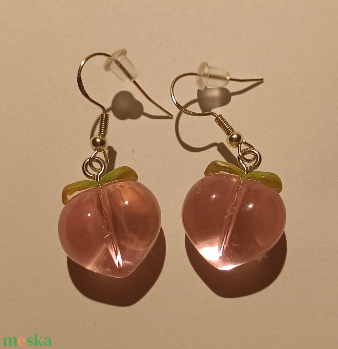 Barack fülbevaló, ezüstözött  - ékszer - fülbevaló - lógó fülbevaló - Meska.hu