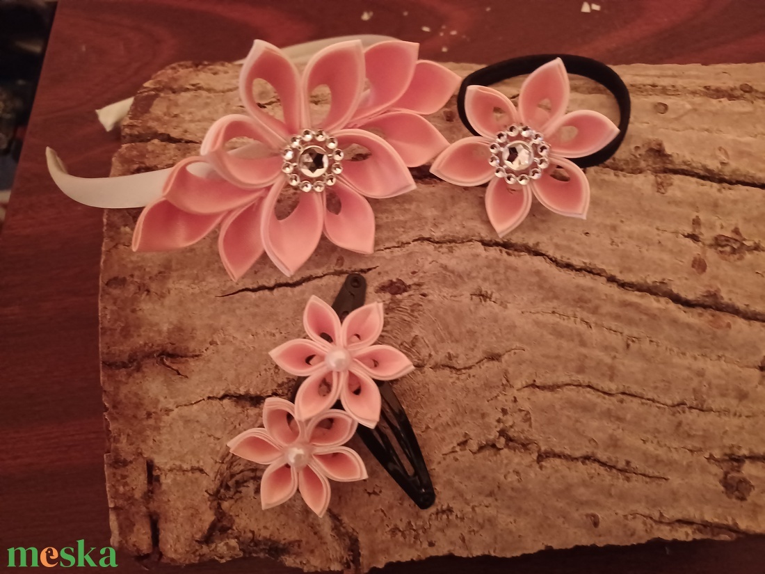 Kanzashi hajpánt - ruha & divat - hajdísz & hajcsat - hajcsat & hajtű - Meska.hu Kanzashi hajpánt - ruha & divat - hajdísz & hajcsat - hajcsat & hajtű - Meska.hu