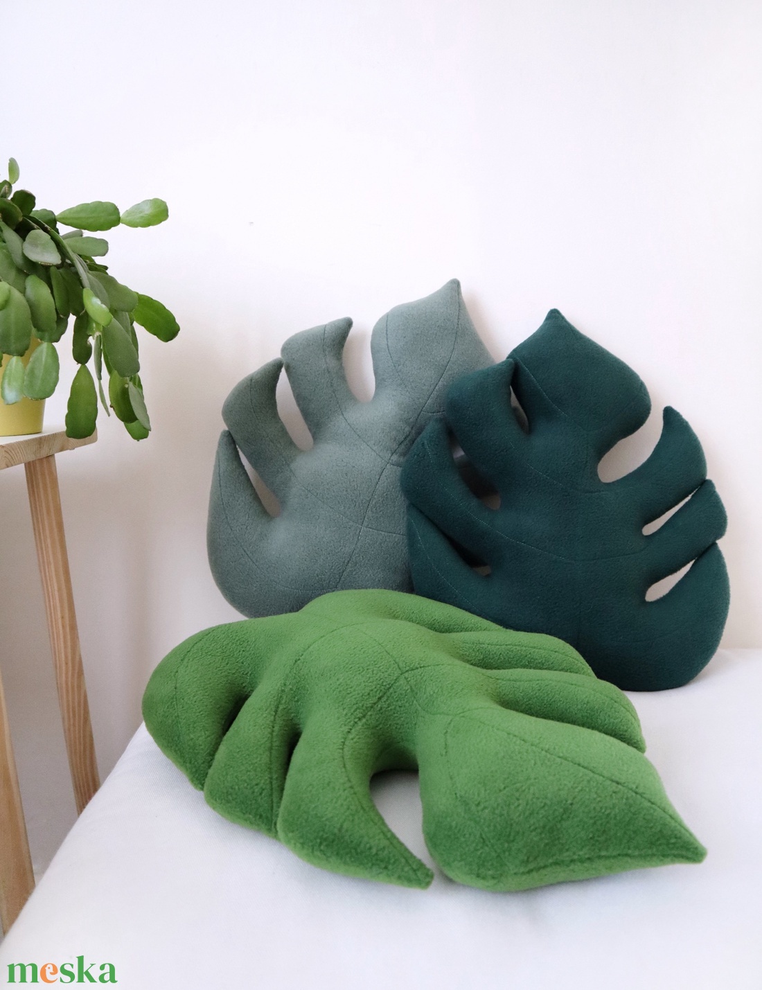 Monstera pálmalevél formájú párna - otthon & életmód - lakástextil - párna & párnahuzat - Meska.hu Monstera pálmalevél formájú párna - otthon & életmód - lakástextil - párna & párnahuzat - Meska.hu