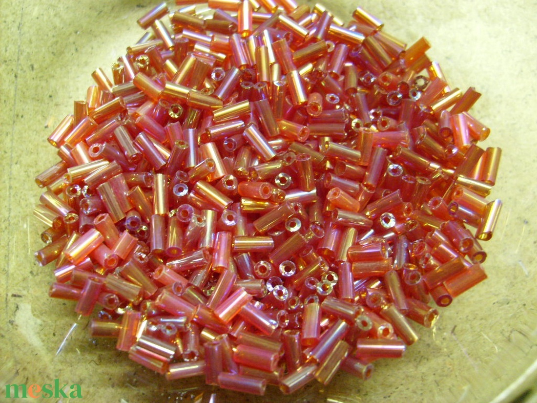 Szalmagyöngy piros színű, 100 g - kellékek & szerszámok - gyöngyfűzés kellékek - szalmagyöngy - Meska.hu