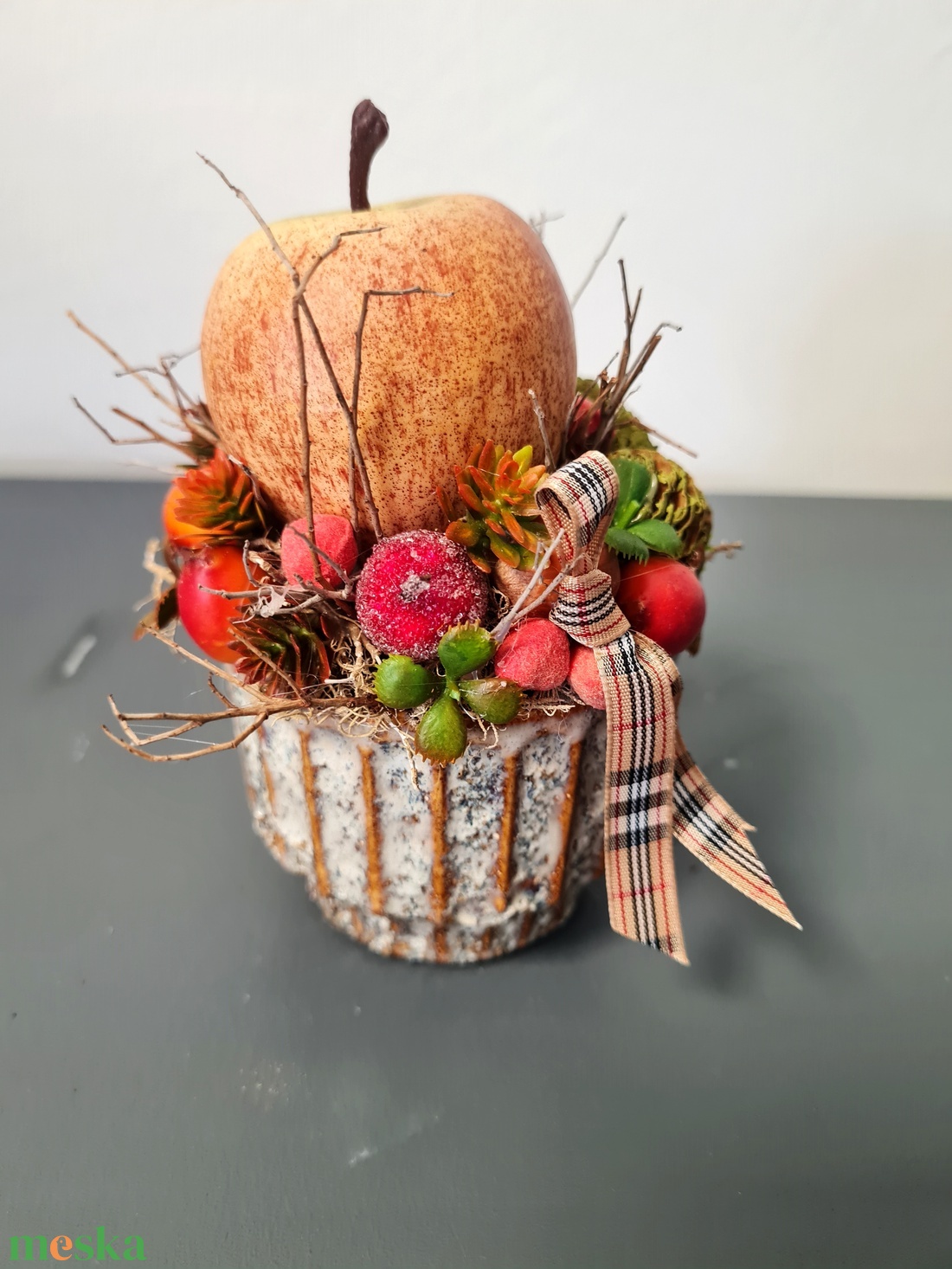 Cuki almás őszi dísz - otthon & életmód - dekoráció - virágdísz és tartó - csokor & virágdísz - Meska.hu Cuki almás őszi dísz - otthon & életmód - dekoráció - virágdísz és tartó - csokor & virágdísz - Meska.hu