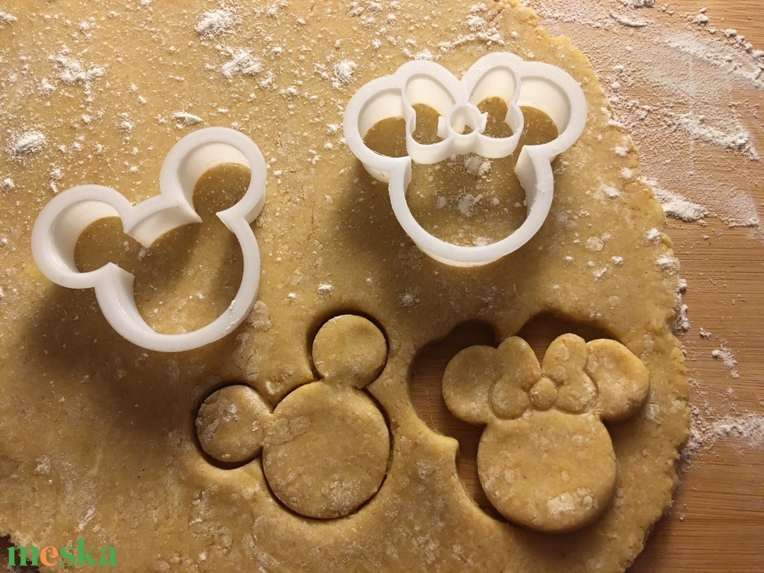 Mickey és Minnie egér sütikiszúró forma egyben - otthon & életmód - konyhafelszerelés, tálalás - sütés, főzés - sütikiszúró - Meska.hu