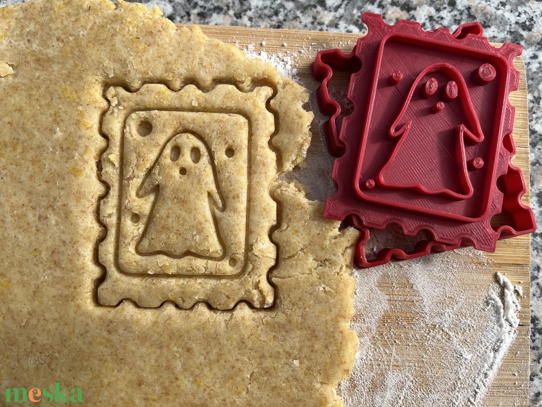 Bélyeg formájú szellemes halloween sütikiszúró - otthon & életmód - dekoráció - halloween - halloweeni sütikiszúrók - Meska.hu Bélyeg formájú szellemes halloween sütikiszúró - otthon & életmód - dekoráció - halloween - halloweeni sütikiszúrók - Meska.hu