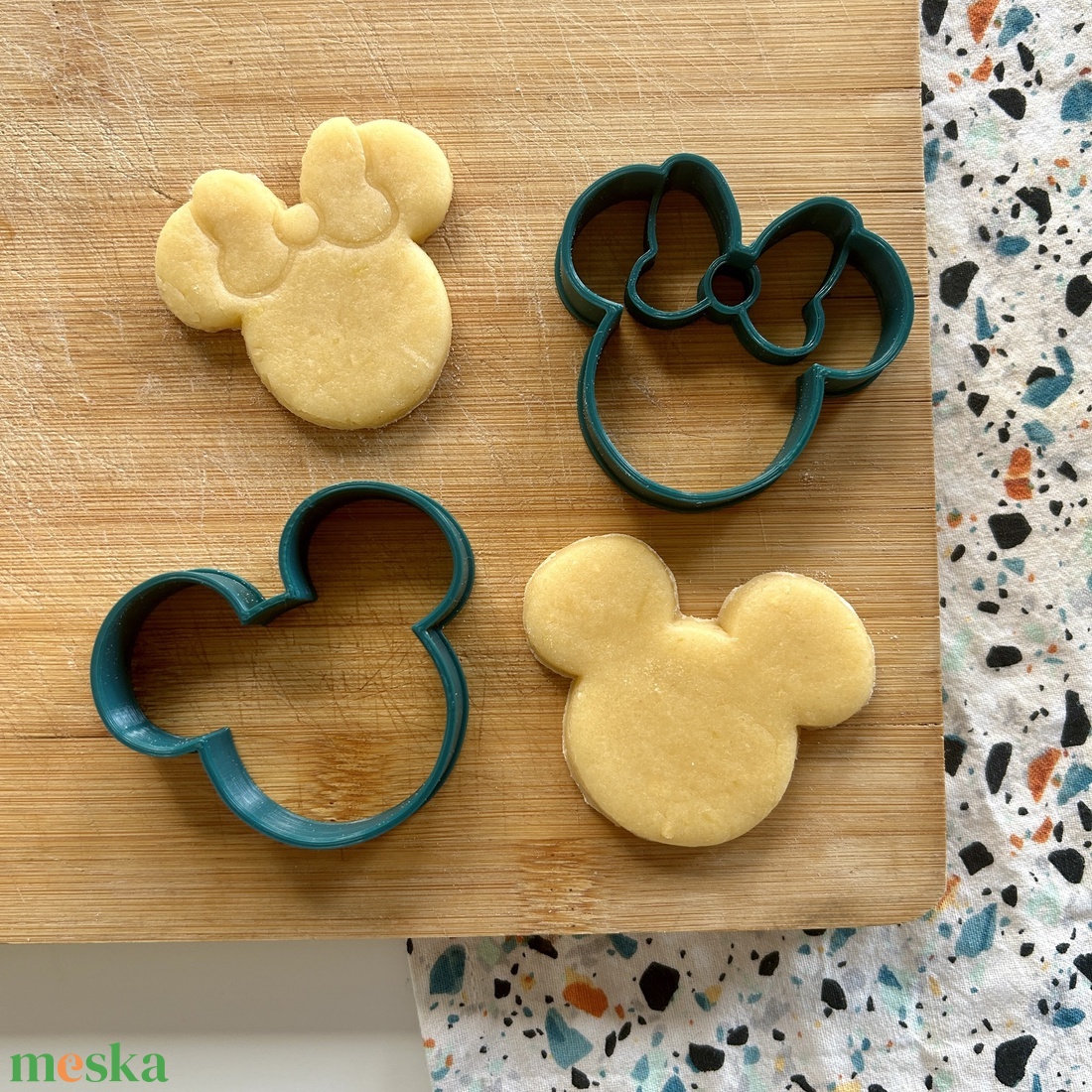 Mickey és Minnie egér sütikiszúró forma egyben - otthon & életmód - konyhafelszerelés, tálalás - sütés, főzés - sütikiszúró - Meska.hu