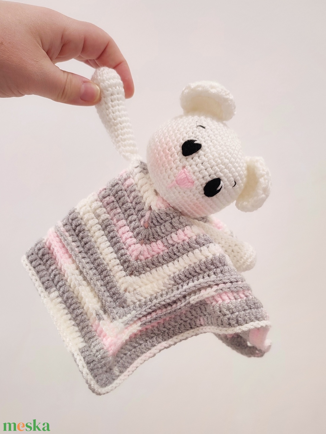 Horgolt macis szundikendő  - játék & sport - 3 éves kor alattiaknak - alvóka & rongyi - Meska.hu