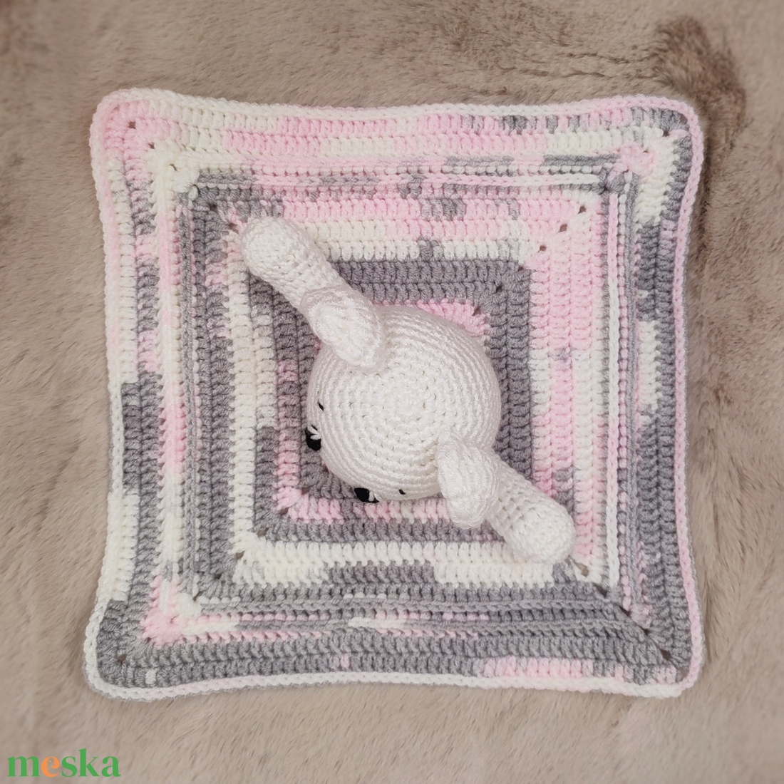 Horgolt macis szundikendő  - játék & sport - plüssállat & játékfigura - maci - Meska.hu