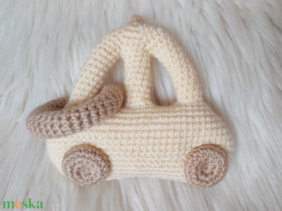 Horgolt kisautó babajáték - játék & sport - plüssállat & játékfigura - plüss autó & motor - Meska.hu