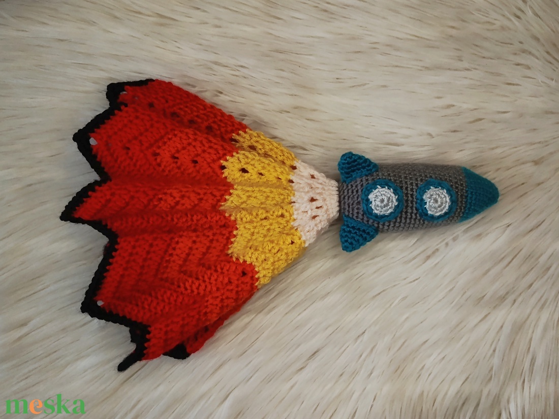 Horgolt rakéta szundikendő  - baba - mama - baba játékok - szundikendő, alvóka - Meska.hu