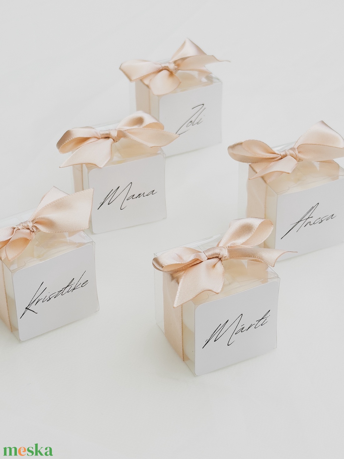 Köszönőajándék mini bubble alakú gyertyakülönlegesség esküvőre masnival és matricával/ vagy arany felirattal - esküvő - emlék & ajándék - köszönőajándék - Meska.hu