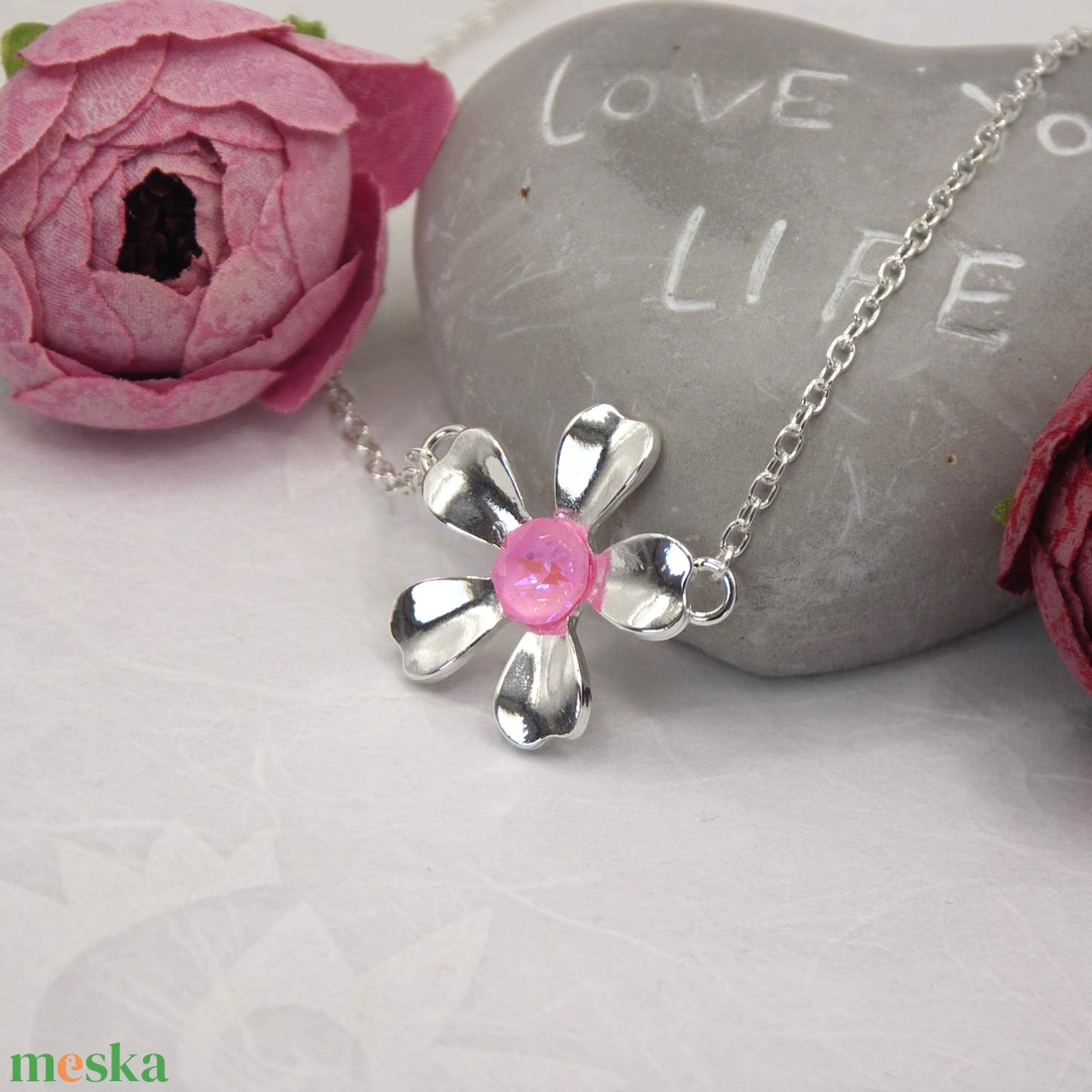 Rózsaszín Swarovski kristályos, virág alakú ezüst medál, nyaklánccal Bloom - ékszer - nyaklánc - medálos nyaklánc - Meska.hu Rózsaszín Swarovski kristályos, virág alakú ezüst medál, nyaklánccal Bloom - ékszer - nyaklánc - medálos nyaklánc - Meska.hu