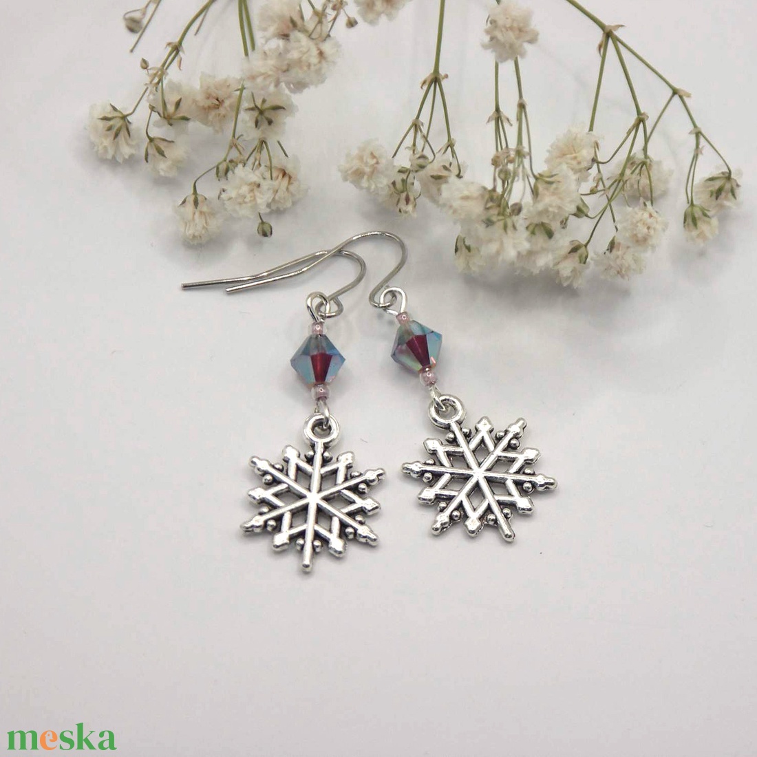 Ametiszt színű Swarovski gyöngyös fülbevaló hópihe függővel - Hópehely - ékszer - fülbevaló - lógó fülbevaló - Meska.hu