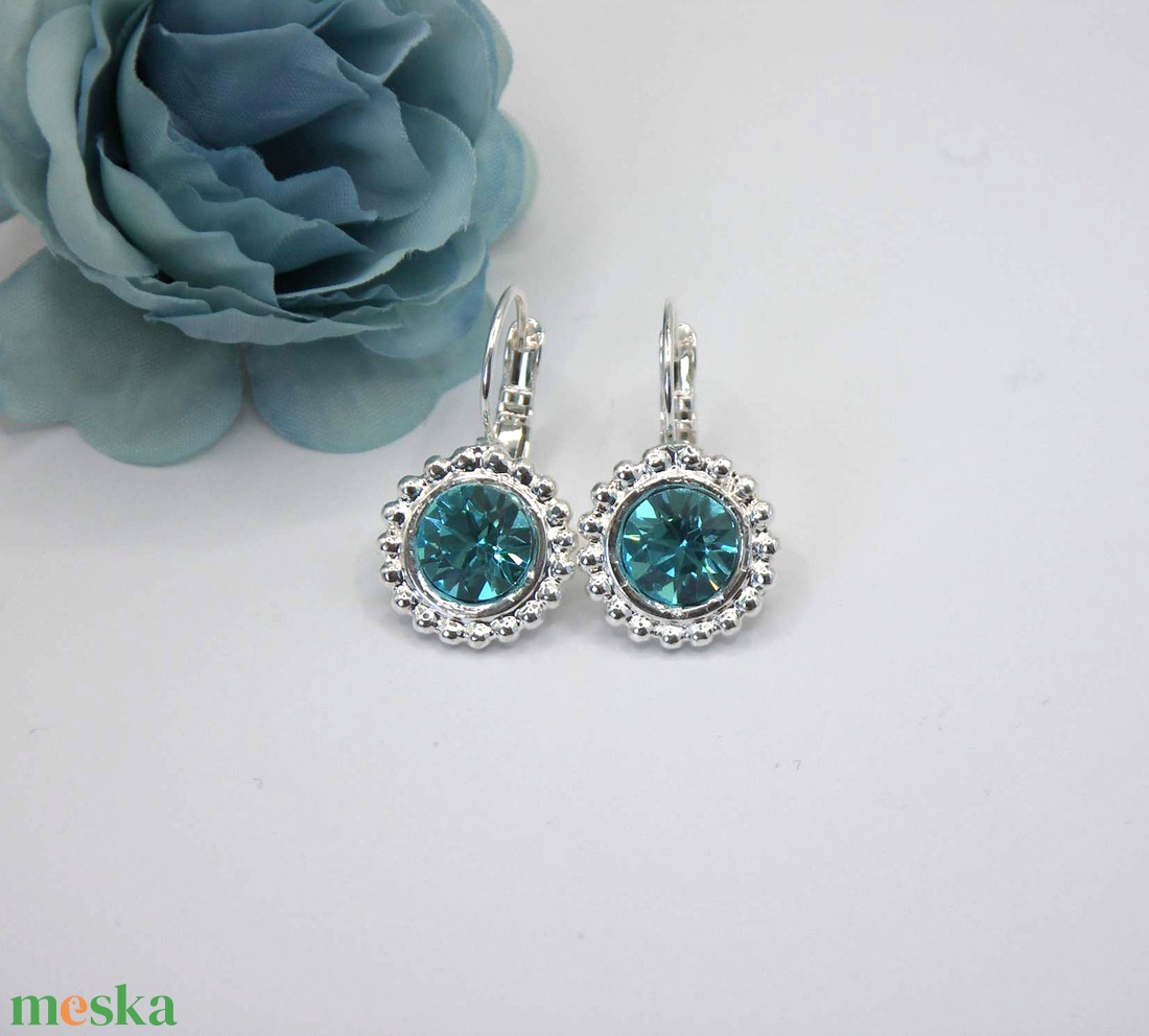 Swarovski kristályos, egyedi készítésú, bogyós szélű, kerek fülbevaló  Aquamarine - ékszer - fülbevaló - lógós kerek fülbevaló - Meska.hu