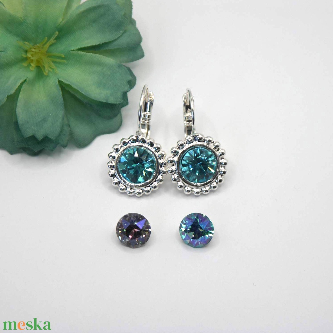 Swarovski kristályos, egyedi készítésú, bogyós szélű, kerek fülbevaló Választható (kétféle) színű kristállyal - ékszer - fülbevaló - lógós kerek fülbevaló - Meska.hu Swarovski kristályos, egyedi készítésú, bogyós szélű, kerek fülbevaló Választható (kétféle) színű kristállyal - ékszer - fülbevaló - lógós kerek fülbevaló - Meska.hu