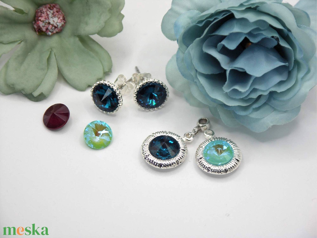 Swarovski kristályos, egyedi készítésú, apró bogyós szélű, kerek fülbevaló Választható (négyféle) színű kristállyal - ékszer - fülbevaló - pötty fülbevaló - Meska.hu Swarovski kristályos, egyedi készítésú, apró bogyós szélű, kerek fülbevaló Választható (négyféle) színű kristállyal - ékszer - fülbevaló - pötty fülbevaló - Meska.hu