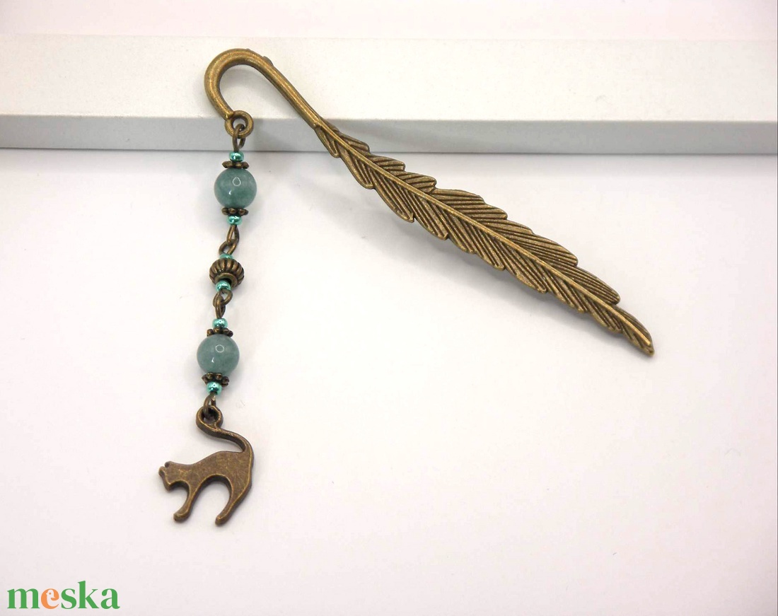AJÁNDÉK csomagolás! Antik bronz, toll alakú könyvjelző aquamarine ásványgyöngyökkel, macska alakú függővel Cirmos - könyv & zene - könyvjelző - Meska.hu AJÁNDÉK csomagolás! Antik bronz, toll alakú könyvjelző aquamarine ásványgyöngyökkel, macska alakú függővel Cirmos - könyv & zene - könyvjelző - Meska.hu