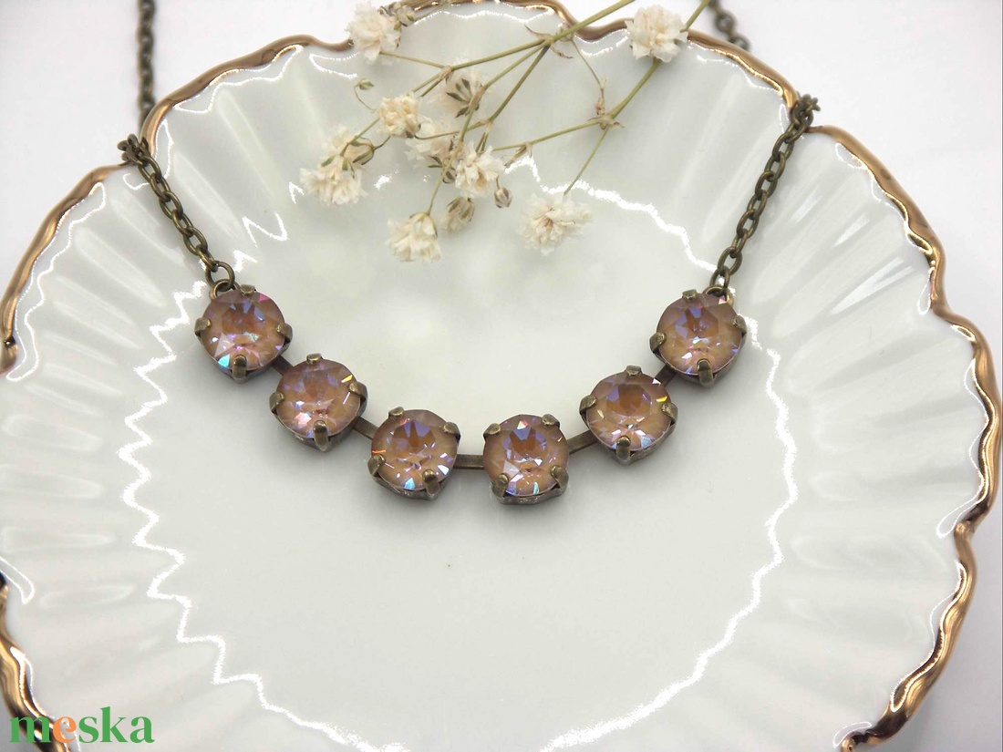 Barnás-lila árnyalatú Swarovski kristályokkal készült antik bronz színű nyaklánc - Caffé violetta - ékszer - nyaklánc - statement nyaklánc - Meska.hu Barnás-lila árnyalatú Swarovski kristályokkal készült antik bronz színű nyaklánc - Caffé violetta - ékszer - nyaklánc - statement nyaklánc - Meska.hu