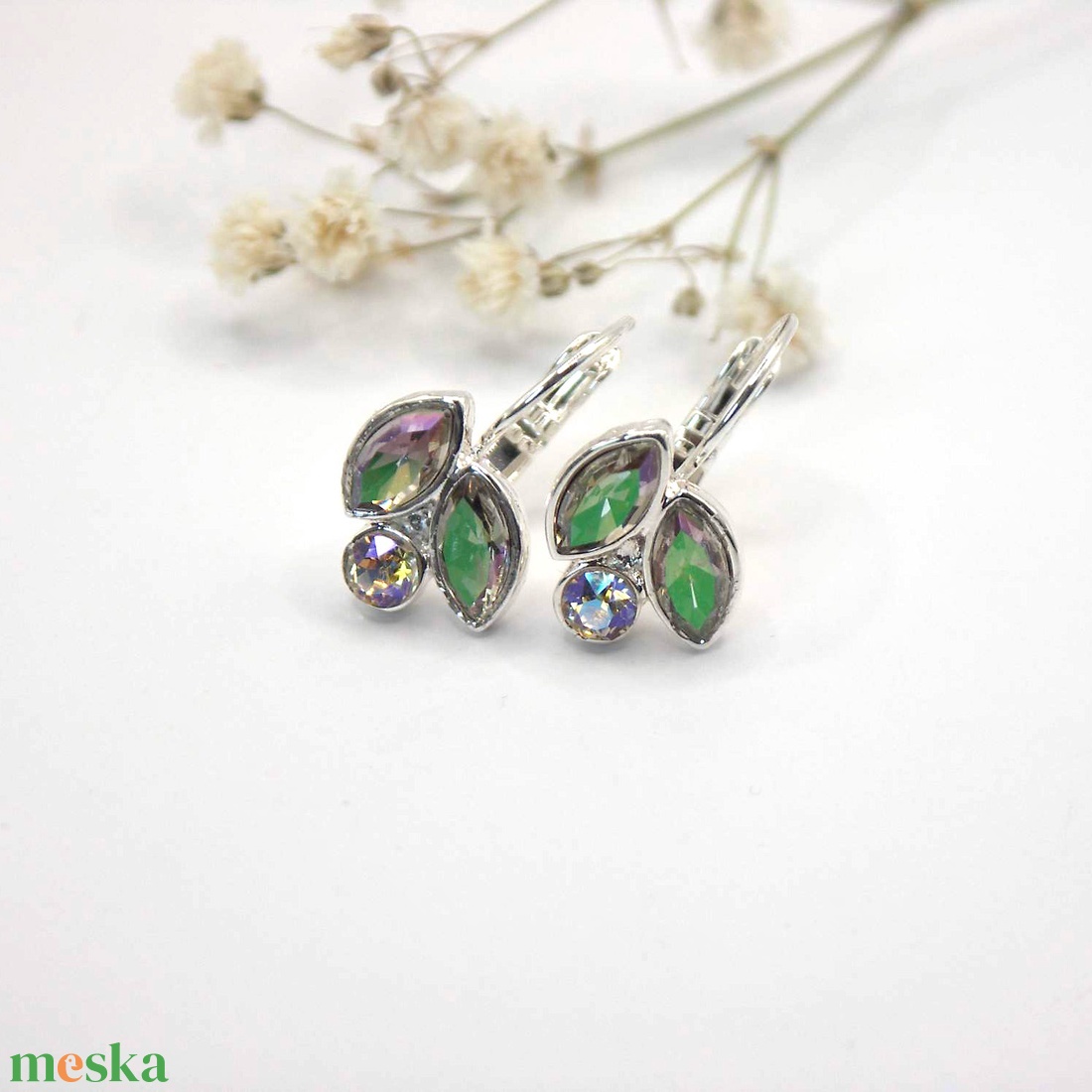 Színváltó Swarovski kristályos, egyedi készítésú fülbevaló  Scarabeus leaves - ékszer - fülbevaló - lógó fülbevaló - Meska.hu