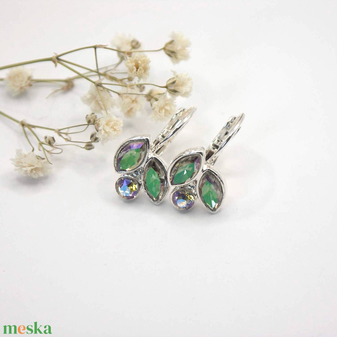 Színváltó Swarovski kristályos, egyedi készítésú fülbevaló  Scarabeus leaves - ékszer - fülbevaló - lógó fülbevaló - Meska.hu