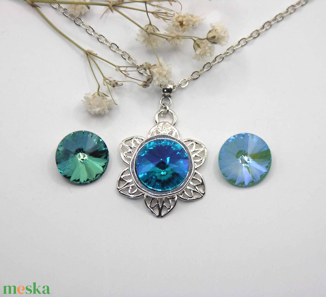Swarovski kristályos nyaklánc, egyedi készítésú, virág formájú medállal, választható színű kristállyal - ékszer - nyaklánc - medálos nyaklánc - Meska.hu Swarovski kristályos nyaklánc, egyedi készítésú, virág formájú medállal, választható színű kristállyal - ékszer - nyaklánc - medálos nyaklánc - Meska.hu