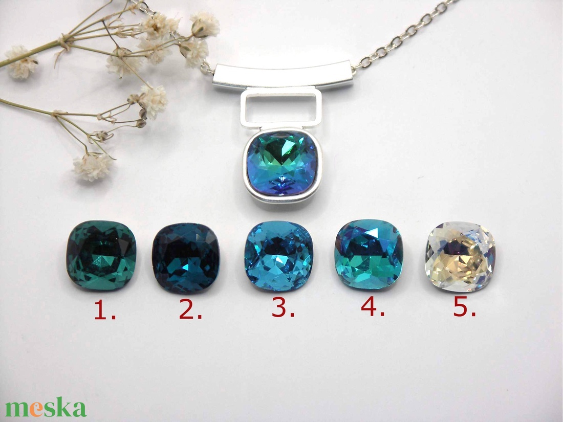 Swarovski kristályos nyaklánc, egyedi készítésú, különleges négyszög formájú medállal, választható színű kristállyal - ékszer - nyaklánc - medálos nyaklánc - Meska.hu Swarovski kristályos nyaklánc, egyedi készítésú, különleges négyszög formájú medállal, választható színű kristállyal - ékszer - nyaklánc - medálos nyaklánc - Meska.hu