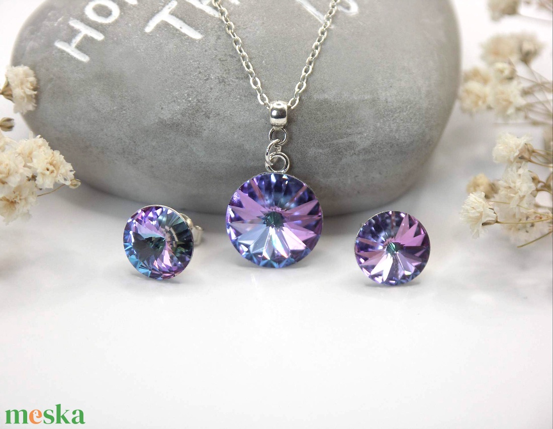 Kör alakú Swarovski kristályos ezüst nyaklánc és fülbevaló szett - Pinky - ékszer - ékszerszett - Meska.hu Kör alakú Swarovski kristályos ezüst nyaklánc és fülbevaló szett - Pinky - ékszer - ékszerszett - Meska.hu