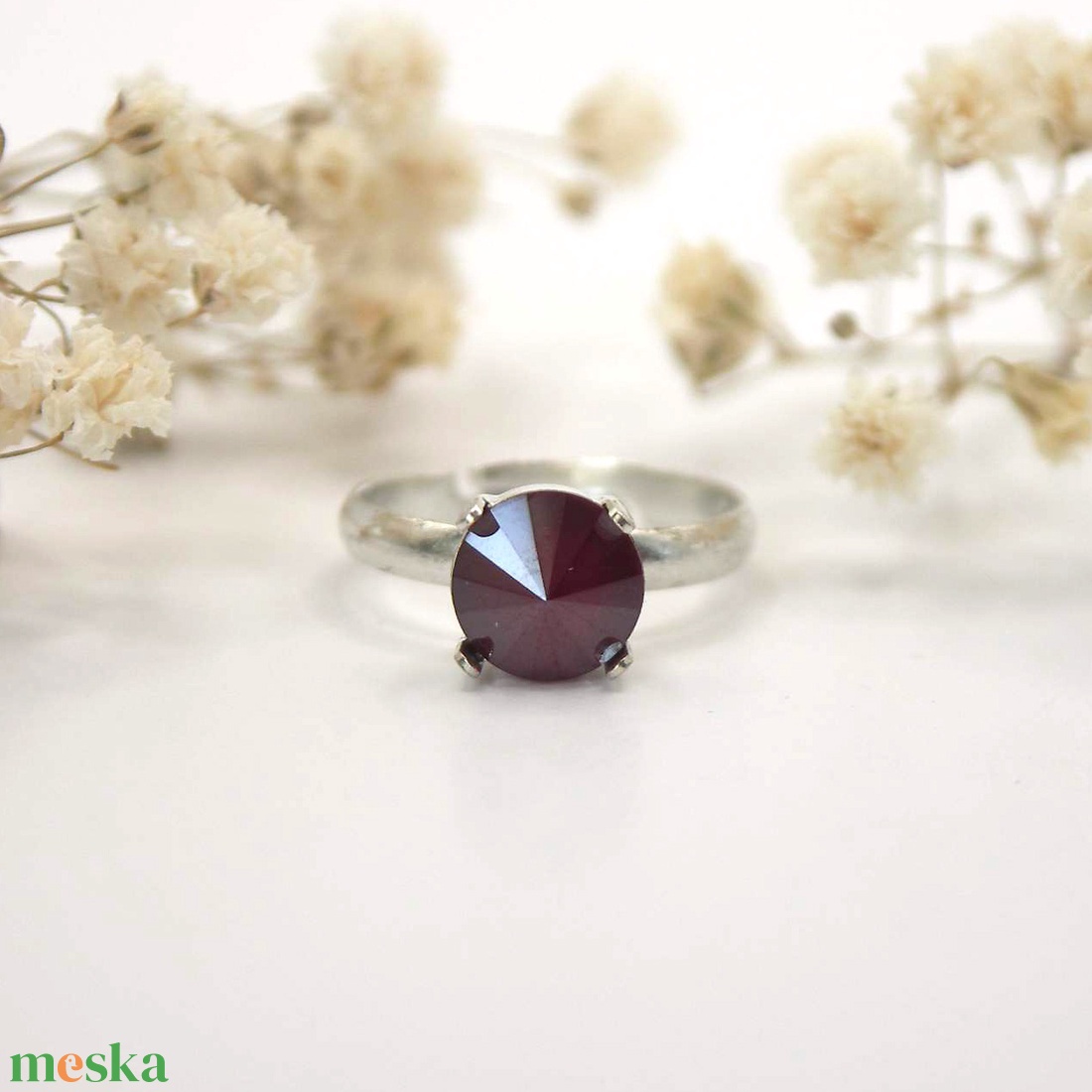 Swarovski kristályos egyköves gyűrű 8 mm-es, Rivoli csiszolású kristállyal Választható színben - ékszer - gyűrű - kerek gyűrű - Meska.hu Swarovski kristályos egyköves gyűrű 8 mm-es, Rivoli csiszolású kristállyal Választható színben - ékszer - gyűrű - kerek gyűrű - Meska.hu