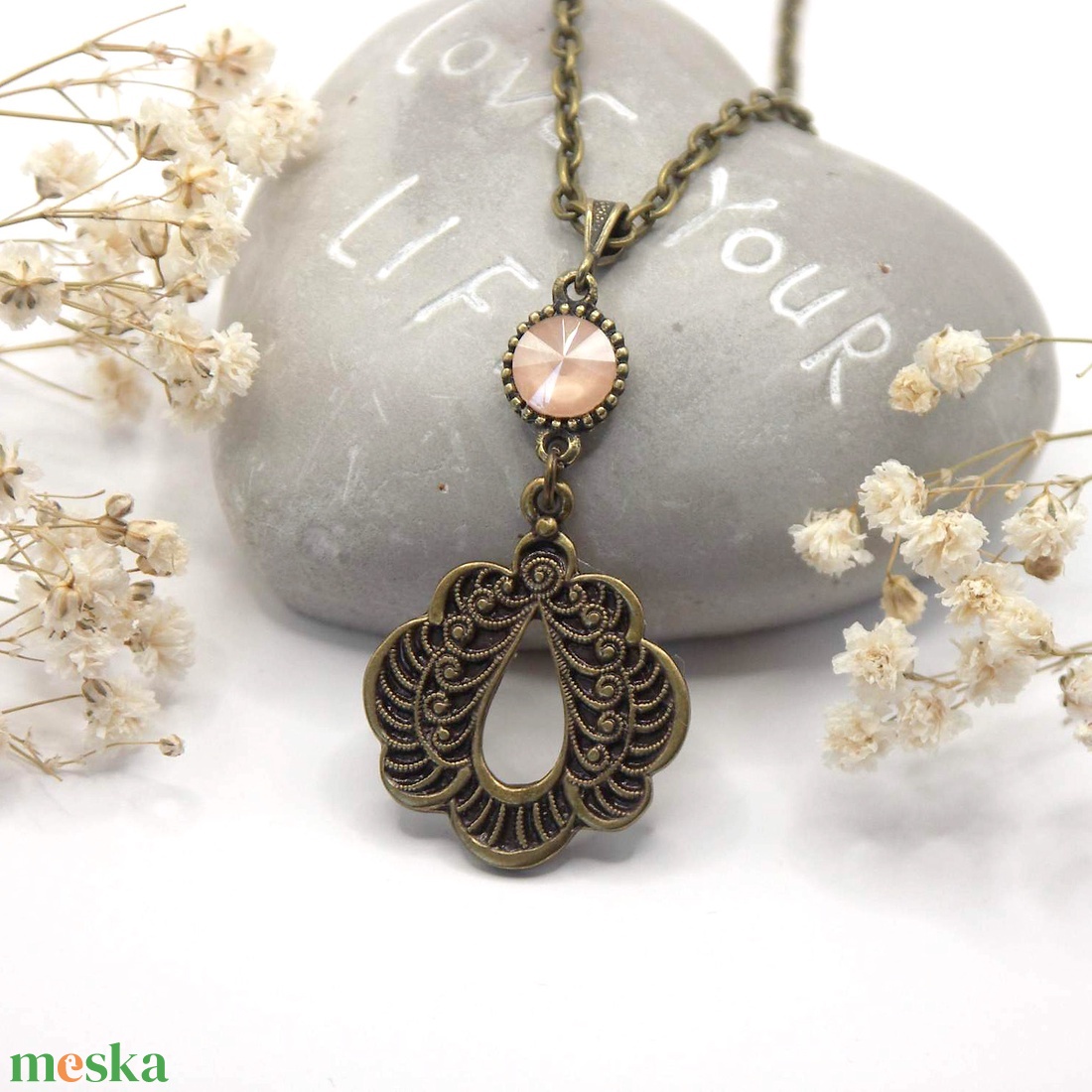 Antik bronz, legyezőt formázó madártoll medál, barackos-kérmes színű Swarovski kristállyal  Ladylike - ékszer - nyaklánc - medálos nyaklánc - Meska.hu