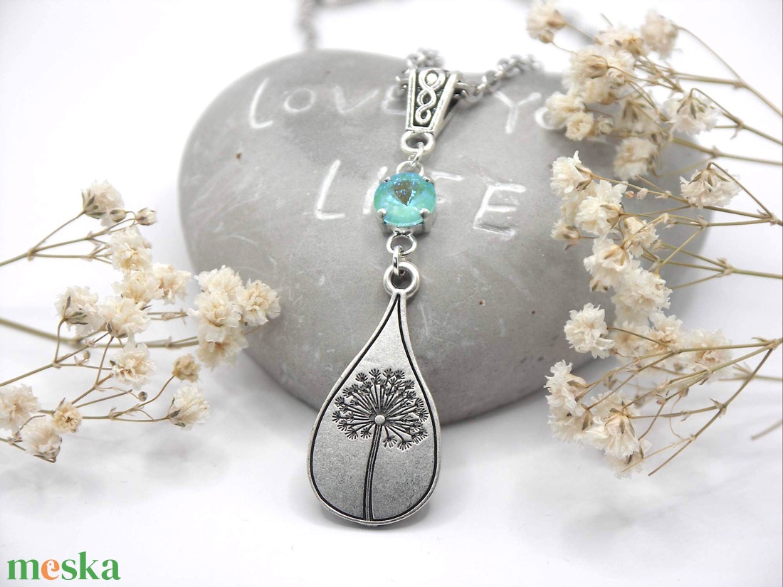 Ezüst színű, csepp alakú, pitypangos medál zöldes-türkiz Swarovski kristállyal - Dandy - ékszer - nyaklánc - medálos nyaklánc - Meska.hu