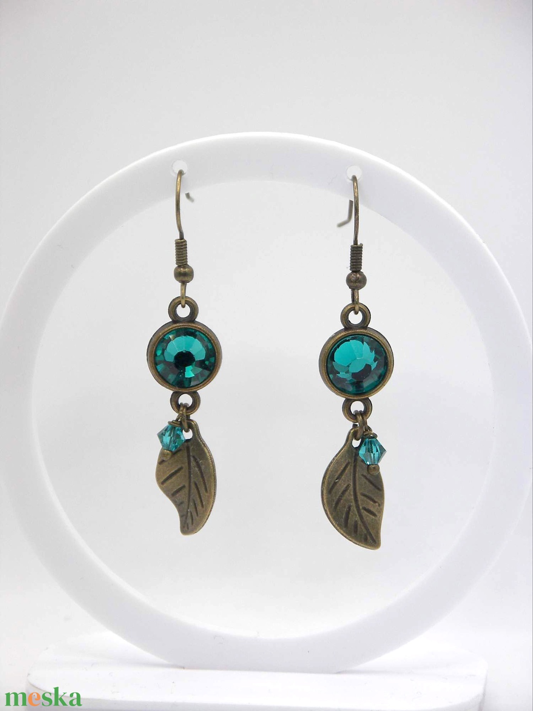 Tengerkék színű Preciosa kristályokkal és  antik bronz levelekkel készült fülbevaló, akár szettben is, nyaklánccal - ékszer - fülbevaló - lógó fülbevaló - Meska.hu