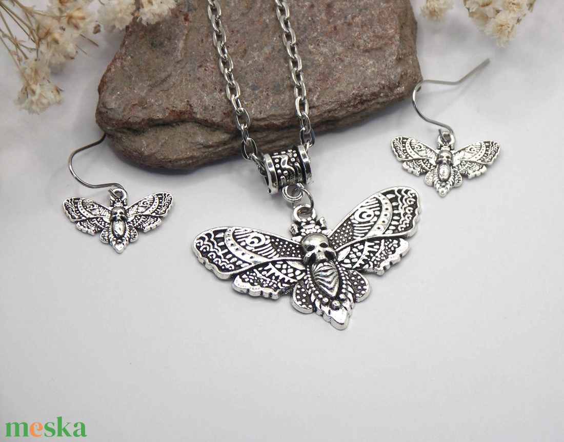 Molylepkés nyaklánc és fülbevaló szett - Sápadt éji lélek - ékszer - ékszerszett - Meska.hu