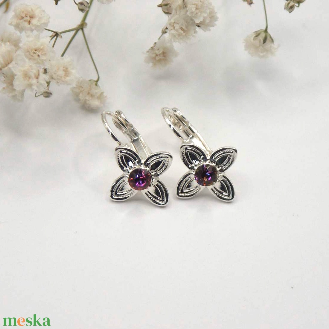 Vörös színű Swarovski kristályos, egyedi készítésú, damaszk virág formájú fülbevaló - Rubine - ékszer - fülbevaló - lógó fülbevaló - Meska.hu