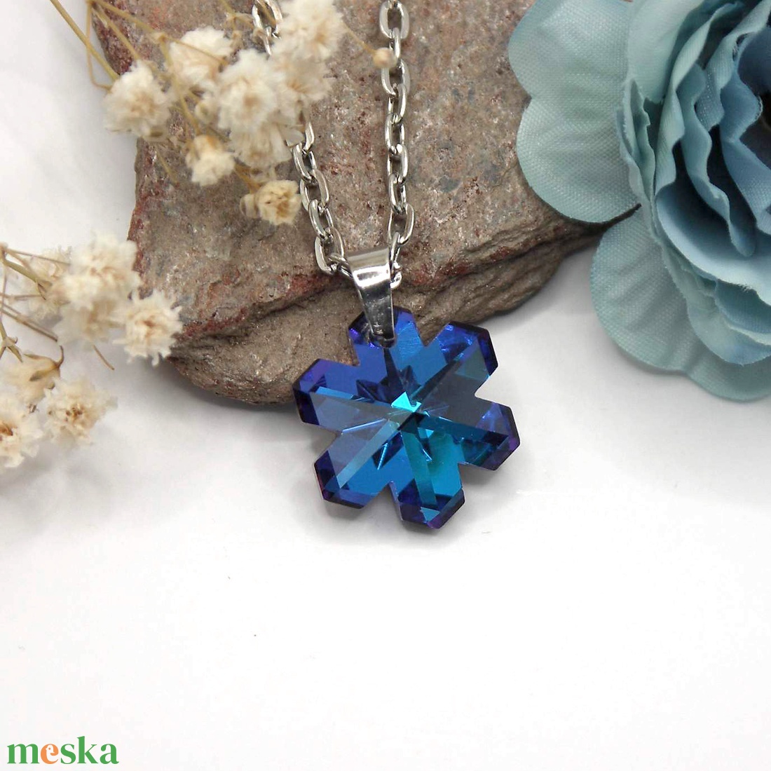 Hópehely formájú sötétkék Aurora kristály ezüst láncon  Jeges éj - ékszer - nyaklánc - medálos nyaklánc - Meska.hu