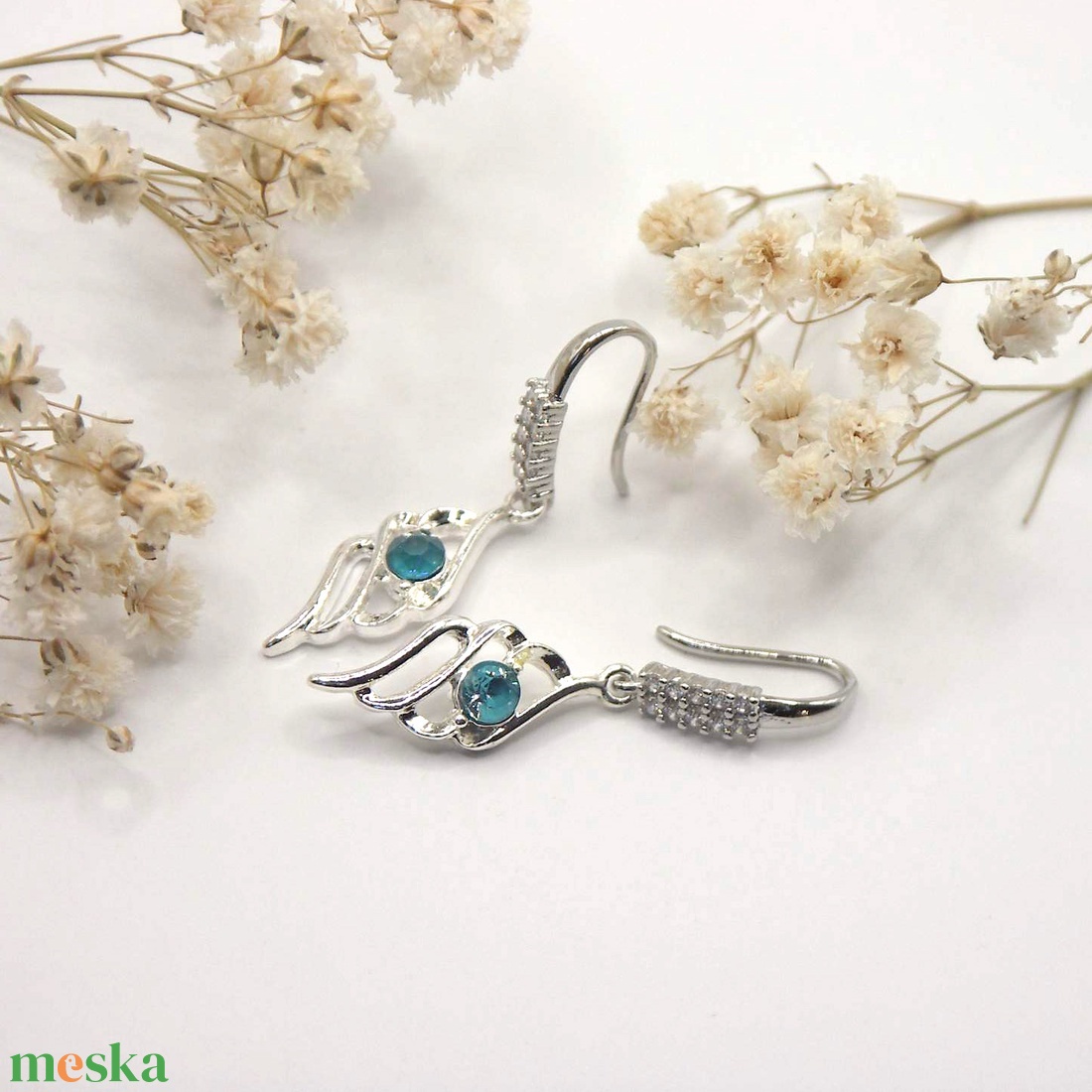Tengerkék Swarovski kristályos, egyedi készítésú, angyalszárny formájú fülbevaló - Adria - ékszer - fülbevaló - lógó fülbevaló - Meska.hu