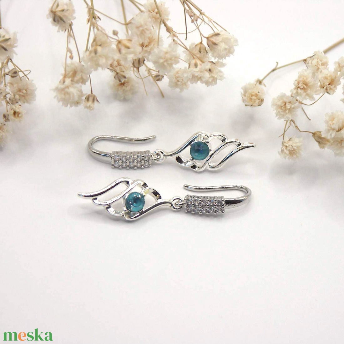 Tengerkék Swarovski kristályos, egyedi készítésú, angyalszárny formájú fülbevaló - Adria - ékszer - fülbevaló - lógó fülbevaló - Meska.hu