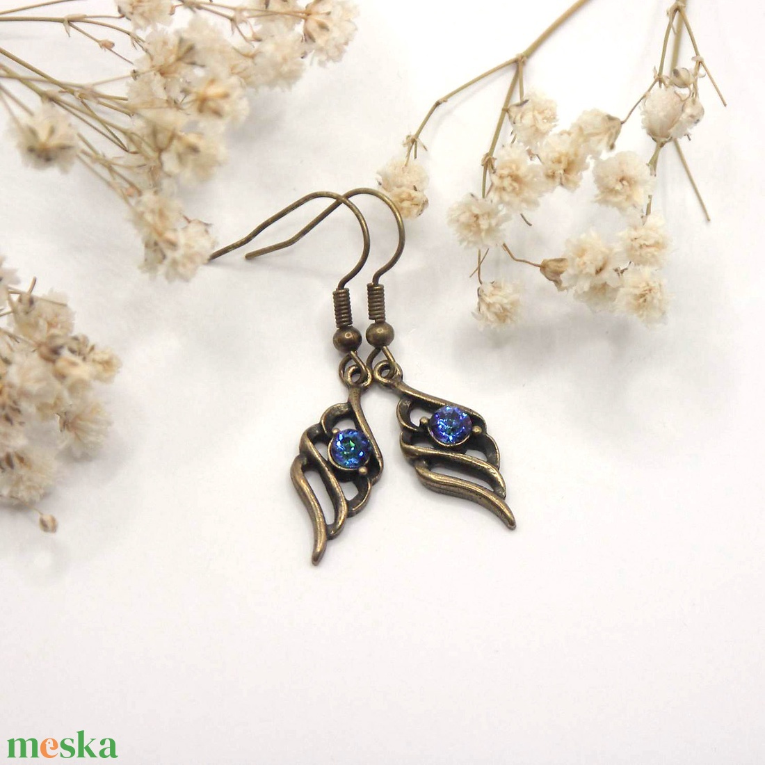 Sötétkék Swarovski kristályos, egyedi készítésú, angyalszárny formájú fülbevaló - Írisz - ékszer - fülbevaló - lógó fülbevaló - Meska.hu
