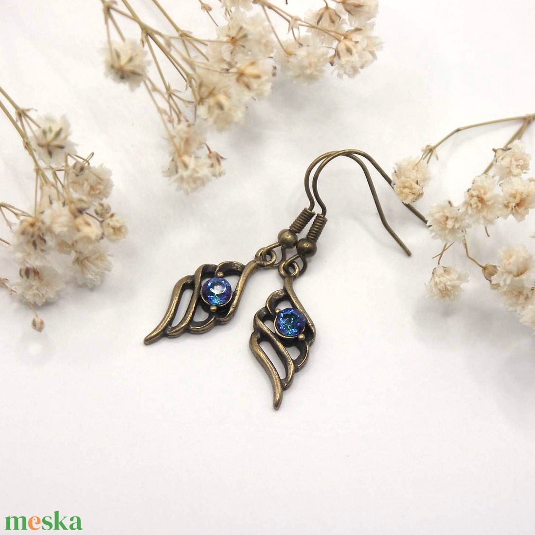 Sötétkék Swarovski kristályos, egyedi készítésú, angyalszárny formájú fülbevaló - Írisz - ékszer - fülbevaló - lógó fülbevaló - Meska.hu