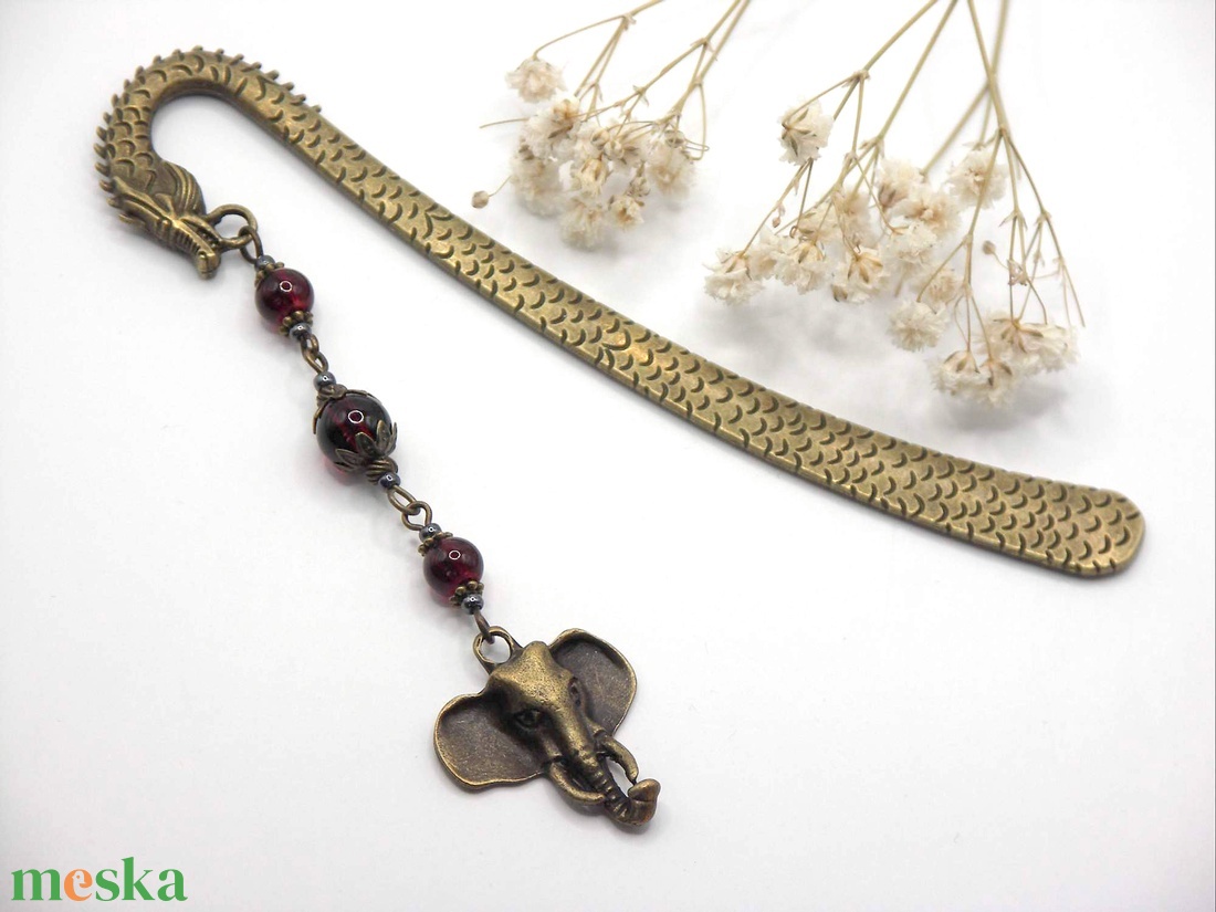 AJÁNDÉK dobozka! Antik bronz, sárkányt formázó könyvjelző gránát ásványgyöngyökkel, elefántfej alakú függővel � Gandhi - könyv & zene - könyvjelző - Meska.hu