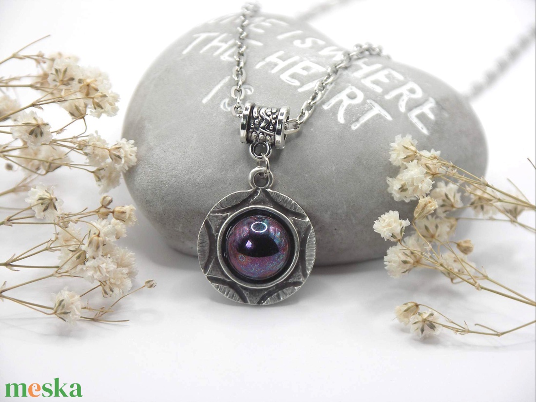 Sötétlila, foltos cseh üvegkabosonnal díszített antik ezüst medál láncon - Neptunusz - ékszer - nyaklánc - medálos nyaklánc - Meska.hu