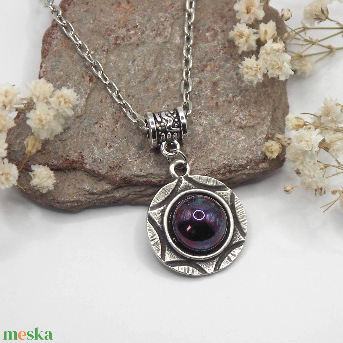 Sötétlila, foltos cseh üvegkabosonnal díszített antik ezüst medál láncon - Neptunusz - ékszer - nyaklánc - medálos nyaklánc - Meska.hu