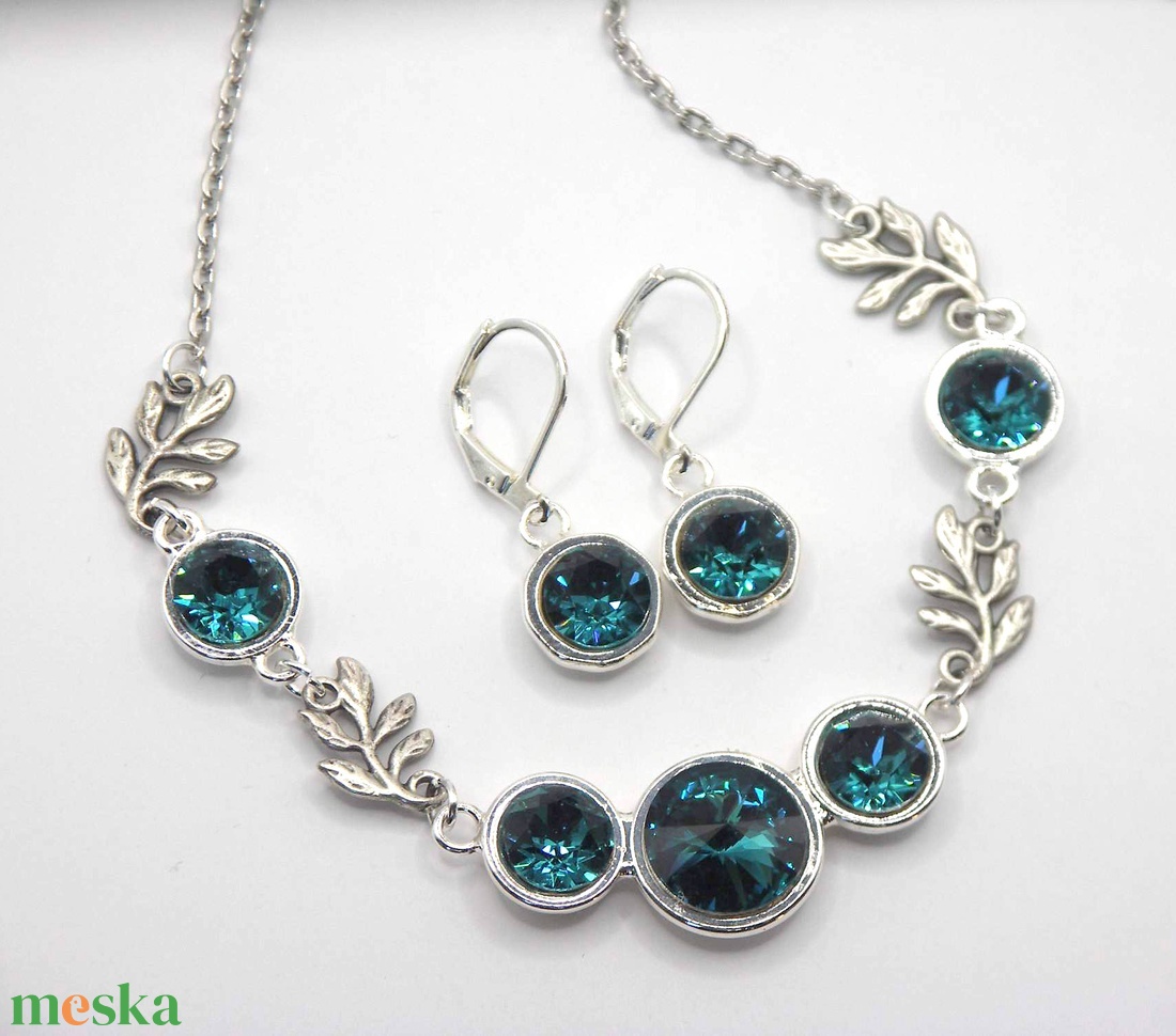 Kékes-smaragdzöld Swarovski kristályos, egyedi készítésú nyakék, kétféle választható fülbevalóval � Emerald Tide - ékszer - ékszerszett - Meska.hu