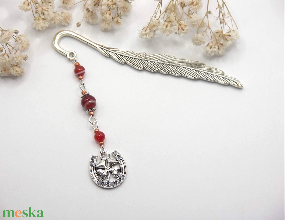 Ezüst színű, toll formájú könyvjelző narancs karneol ásványgyöngyökkel, lóherés patkó függővel � Sok szerencsét! - könyv & zene - könyvjelző - Meska.hu