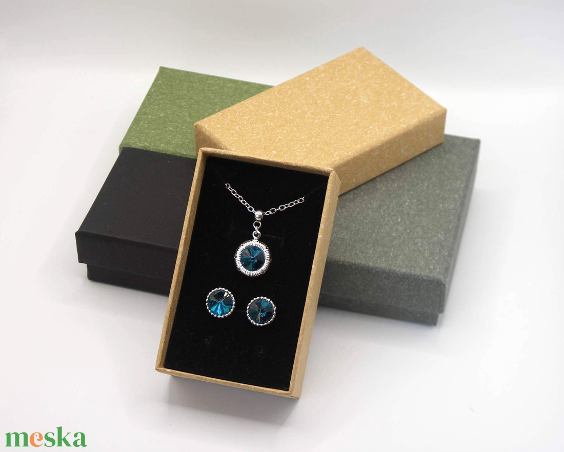 Ametiszt színű Swarovski gyönggyel és cirkóniaköves szív függővel készült fülbevaló és nyaklánc szett - ékszer - ékszerszett - Meska.hu