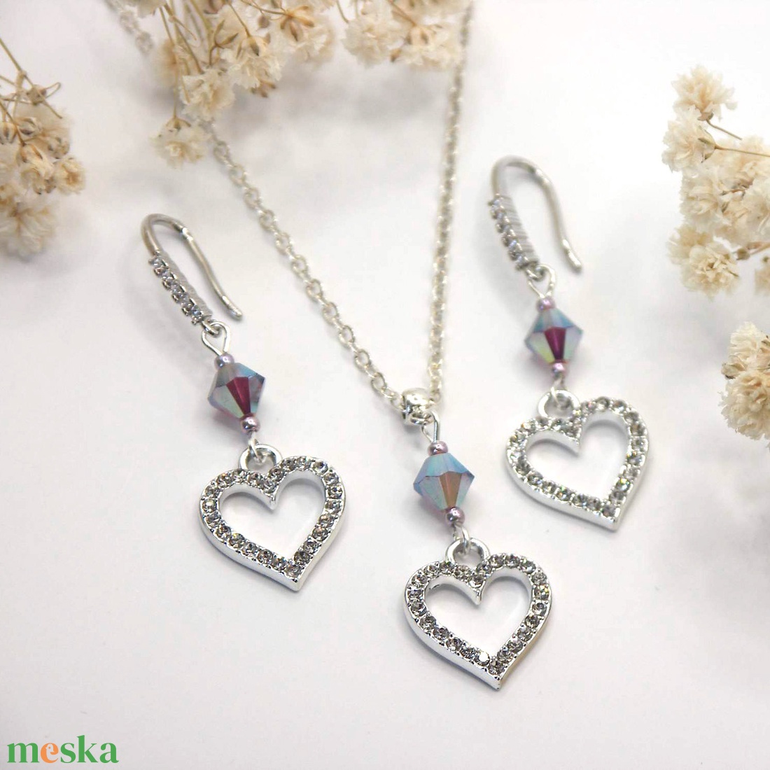 Ametiszt színű Swarovski gyönggyel és cirkóniaköves szív függővel készült fülbevaló és nyaklánc szett - ékszer - ékszerszett - Meska.hu