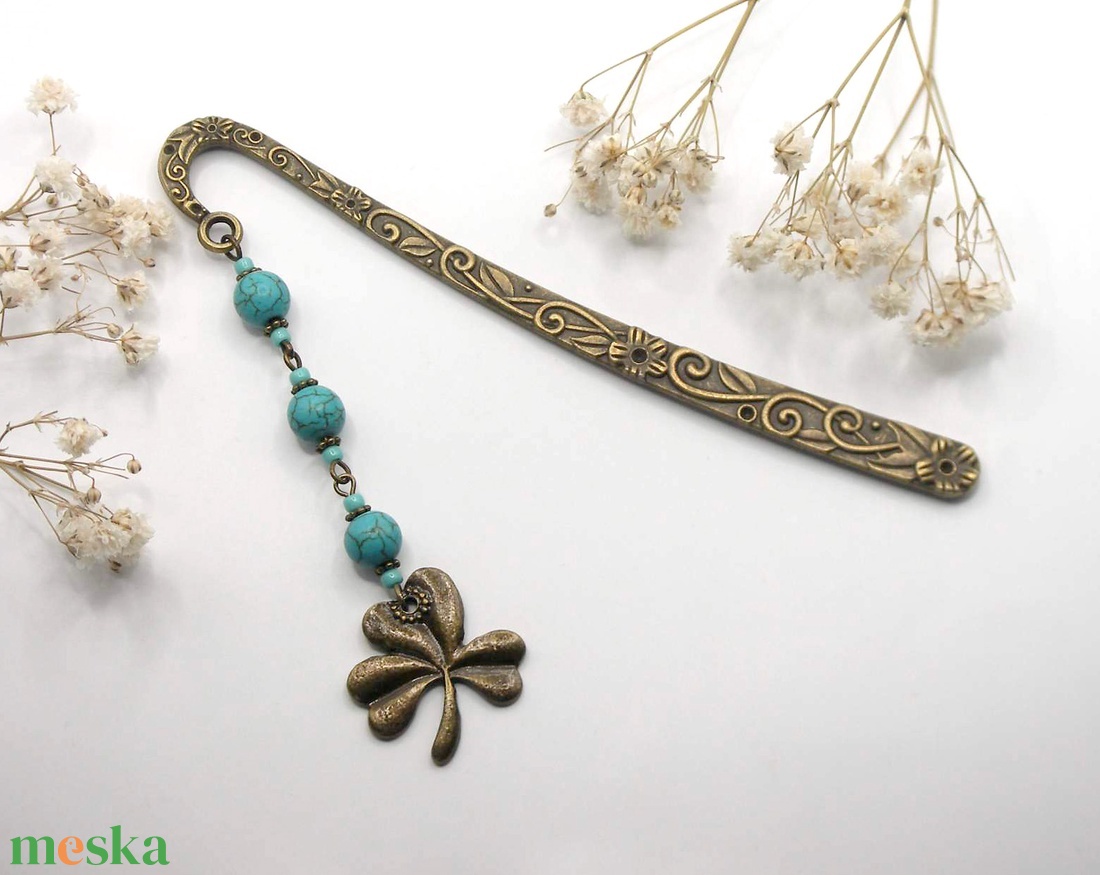 AJÁNDÉK csomagolás! Antik bronz, viragos-indás könyvjelző türkinit ásványgyöngyökkel, lóhere alakú függővel � Boglárka - könyv & zene - könyvjelző - Meska.hu